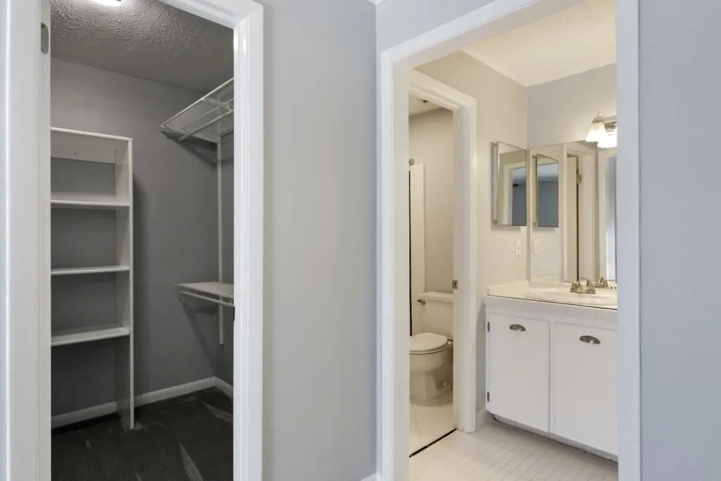 8740 Roswell Road Unit 6k, Sandy Springs, Georgia 30350, 3 Bedrooms Bedrooms, ,2 BathroomsBathrooms,Residential,Sold,8740 Roswell Road Unit 6k,6849832