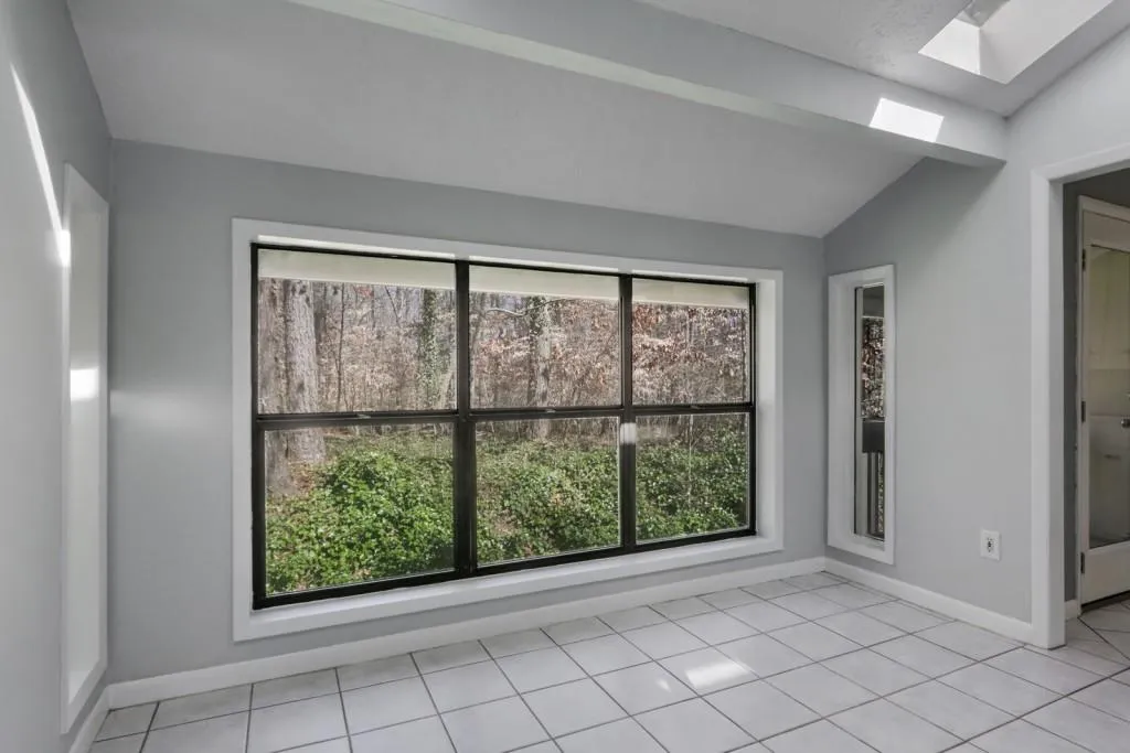 8740 Roswell Road Unit 6k, Sandy Springs, Georgia 30350, 3 Bedrooms Bedrooms, ,2 BathroomsBathrooms,Residential,Sold,8740 Roswell Road Unit 6k,6849832