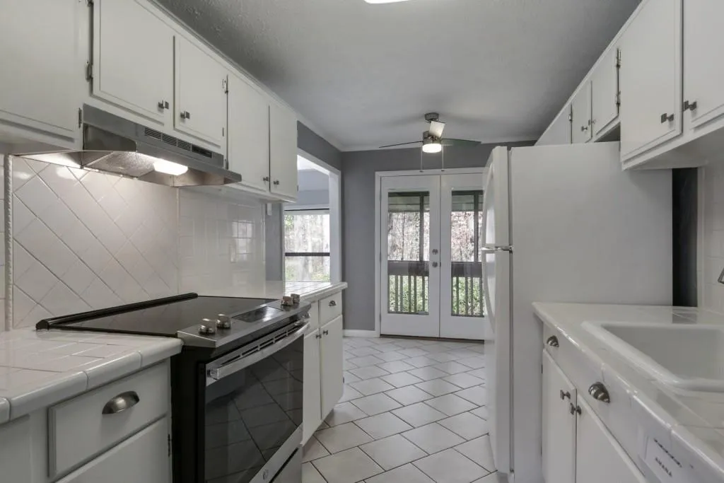 8740 Roswell Road Unit 6k, Sandy Springs, Georgia 30350, 3 Bedrooms Bedrooms, ,2 BathroomsBathrooms,Residential,Sold,8740 Roswell Road Unit 6k,6849832