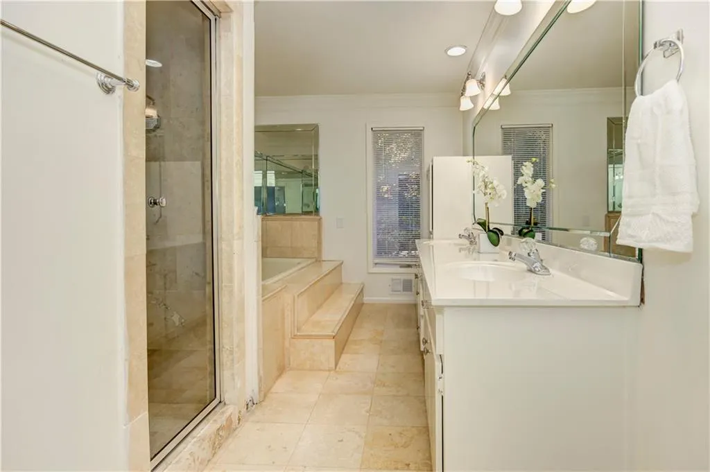 5435 High Point Road, Atlanta, Georgia 30342, 4 Bedrooms Bedrooms, ,3 BathroomsBathrooms,Residential,For Sale,5435 High Point Road,7678823