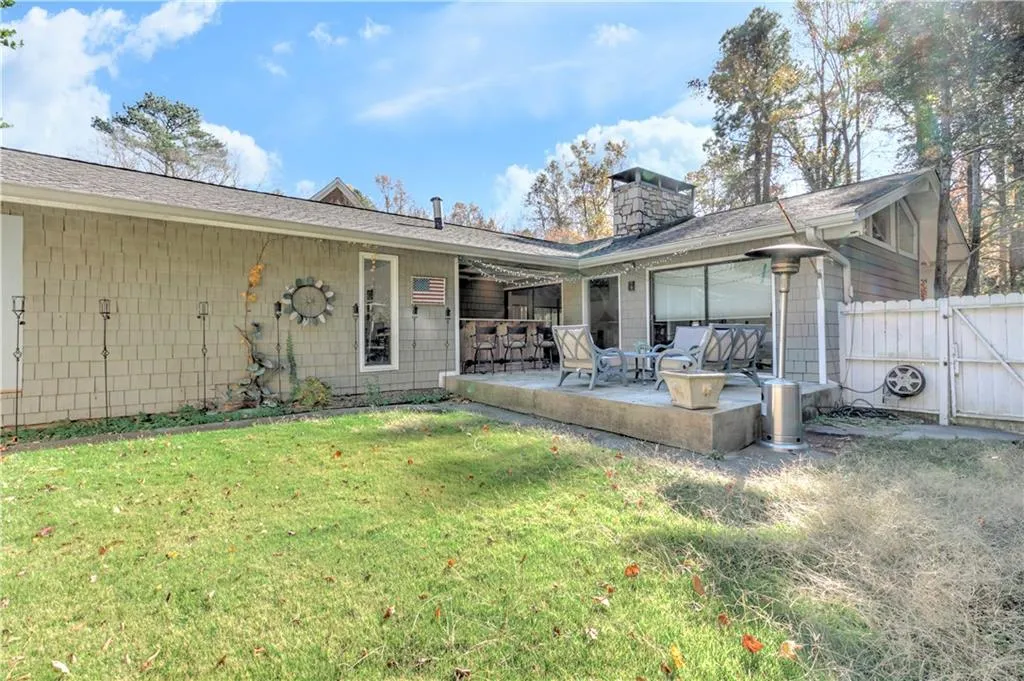 5435 High Point Road, Atlanta, Georgia 30342, 4 Bedrooms Bedrooms, ,3 BathroomsBathrooms,Residential,For Sale,5435 High Point Road,7678823