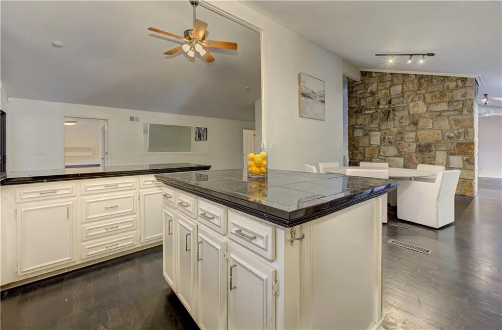 5435 High Point Road, Atlanta, Georgia 30342, 4 Bedrooms Bedrooms, ,3 BathroomsBathrooms,Residential,For Sale,5435 High Point Road,7678823