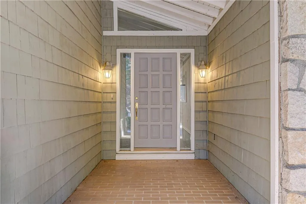 5435 High Point Road, Atlanta, Georgia 30342, 4 Bedrooms Bedrooms, ,3 BathroomsBathrooms,Residential,For Sale,5435 High Point Road,7678823