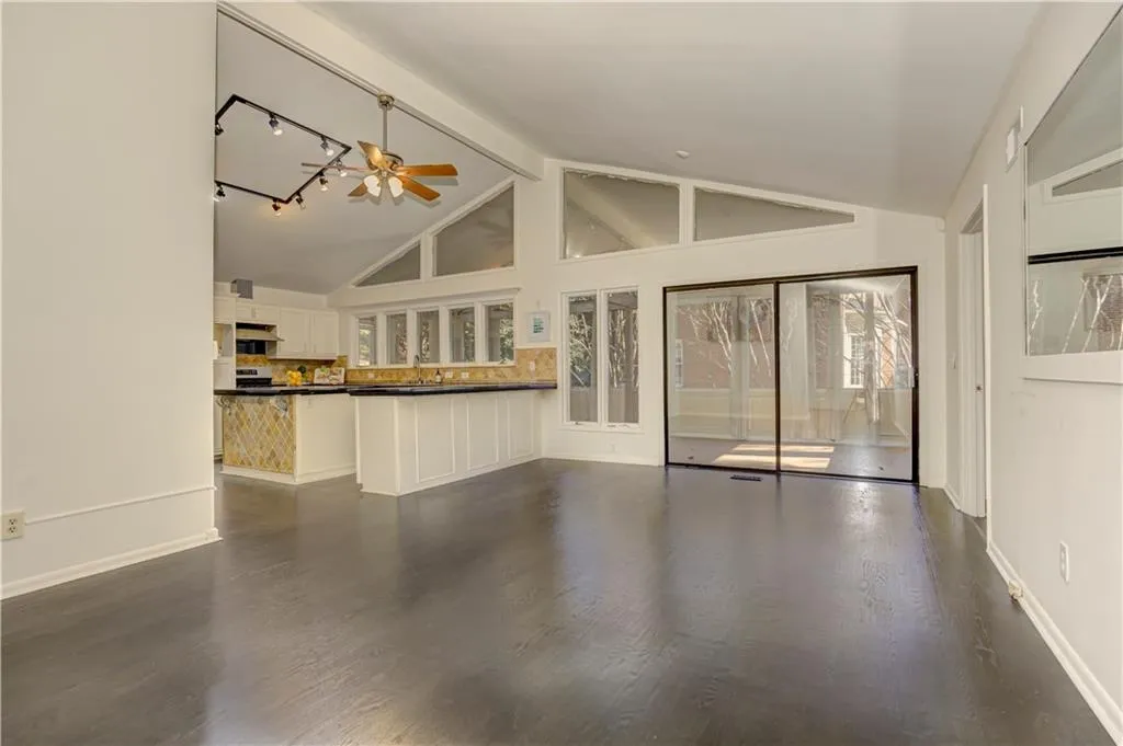 5435 High Point Road, Atlanta, Georgia 30342, 4 Bedrooms Bedrooms, ,3 BathroomsBathrooms,Residential,For Sale,5435 High Point Road,7678823