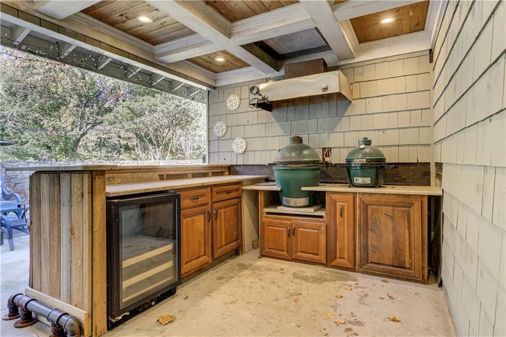 5435 High Point Road, Atlanta, Georgia 30342, 4 Bedrooms Bedrooms, ,3 BathroomsBathrooms,Residential,For Sale,5435 High Point Road,7678823