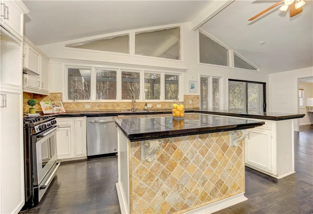 5435 High Point Road, Atlanta, Georgia 30342, 4 Bedrooms Bedrooms, ,3 BathroomsBathrooms,Residential,For Sale,5435 High Point Road,7678823