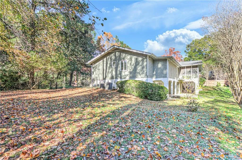 5435 High Point Road, Atlanta, Georgia 30342, 4 Bedrooms Bedrooms, ,3 BathroomsBathrooms,Residential,For Sale,5435 High Point Road,7678823