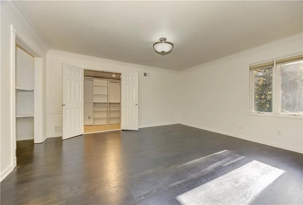 5435 High Point Road, Atlanta, Georgia 30342, 4 Bedrooms Bedrooms, ,3 BathroomsBathrooms,Residential,For Sale,5435 High Point Road,7678823