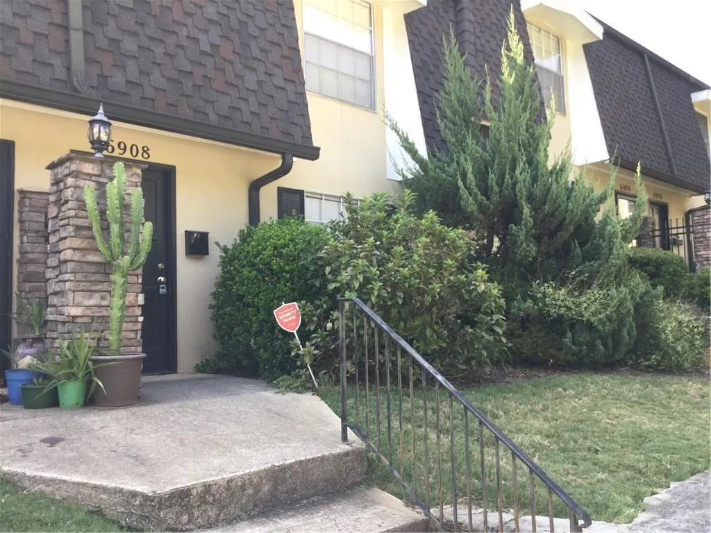 6908 Park Avenue Ne Unit 9, Atlanta, Georgia 30342, 3 Bedrooms Bedrooms, ,2 BathroomsBathrooms,Residential,Sold,6908 Park Avenue Ne Unit 9,6620260