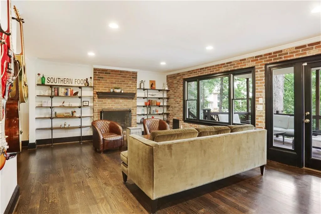 210 Zeblin Road, Sandy Springs, Georgia 30342, 4 Bedrooms Bedrooms, ,3 BathroomsBathrooms,Residential,Sold,210 Zeblin Road,6686565