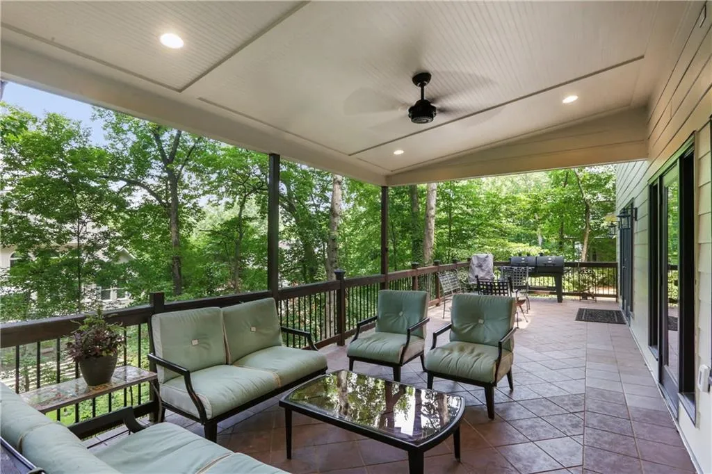210 Zeblin Road, Sandy Springs, Georgia 30342, 4 Bedrooms Bedrooms, ,3 BathroomsBathrooms,Residential,Sold,210 Zeblin Road,6686565
