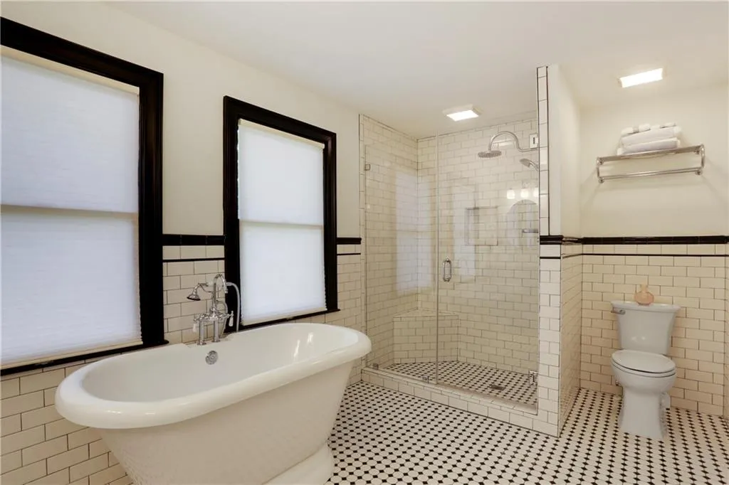 210 Zeblin Road, Sandy Springs, Georgia 30342, 4 Bedrooms Bedrooms, ,3 BathroomsBathrooms,Residential,Sold,210 Zeblin Road,6686565