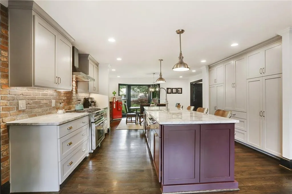 210 Zeblin Road, Sandy Springs, Georgia 30342, 4 Bedrooms Bedrooms, ,3 BathroomsBathrooms,Residential,Sold,210 Zeblin Road,6686565