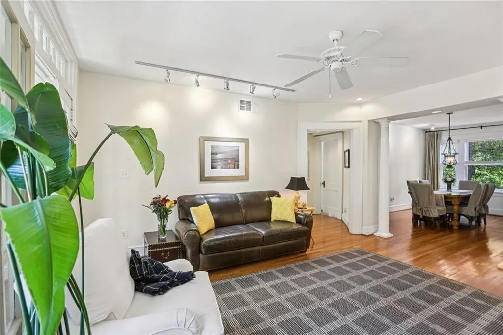dimmable spot lights + ceiling fan