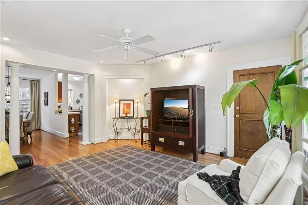 Open to dining and kitchen