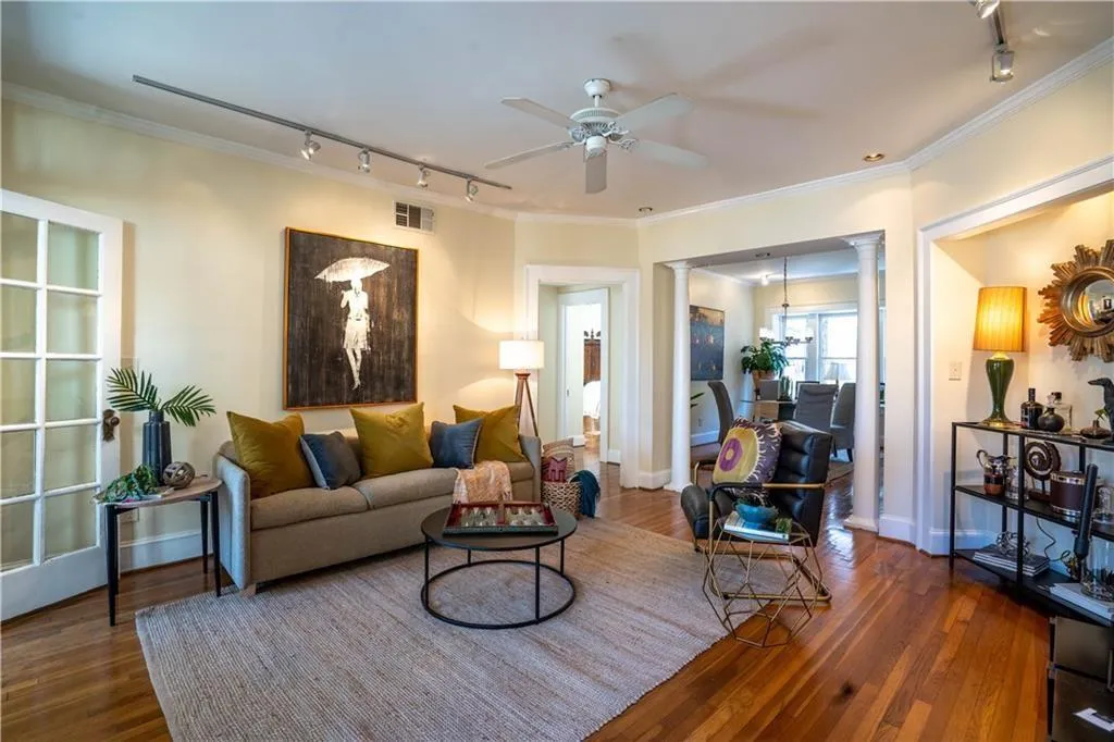 Different decor, same living room
