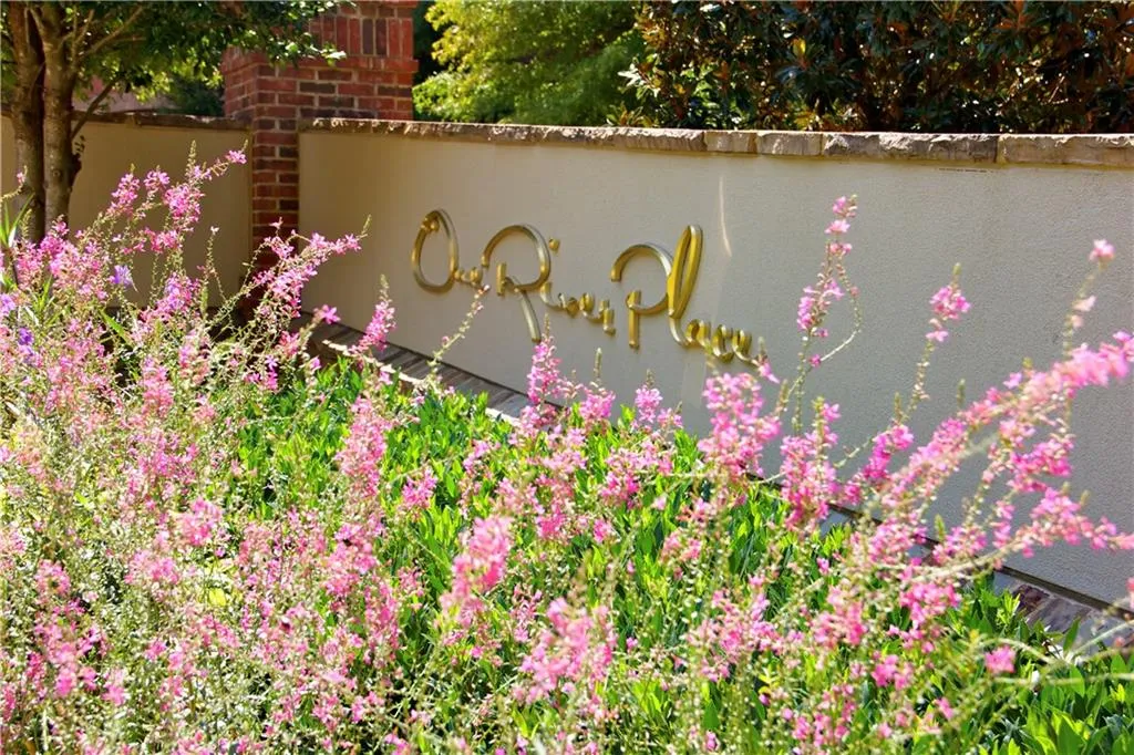 200 River Vista Drive Unit 239, Atlanta, Georgia 30339, 1 Bedroom Bedrooms, ,1 BathroomBathrooms,Residential,Sold,200 River Vista Drive Unit 239,5760703