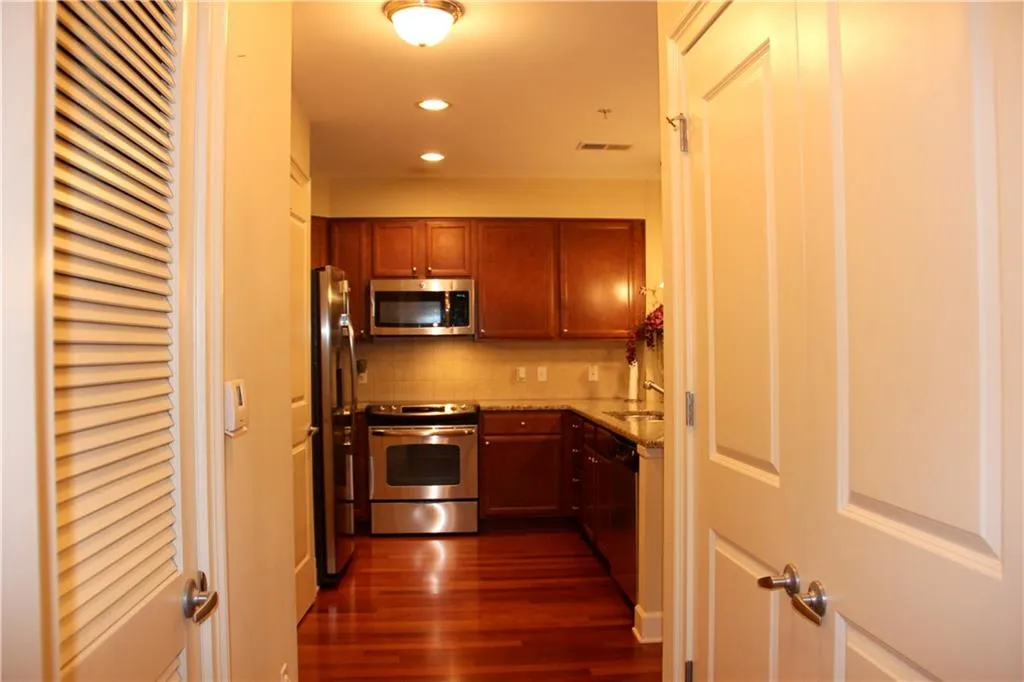200 River Vista Drive Unit 239, Atlanta, Georgia 30339, 1 Bedroom Bedrooms, ,1 BathroomBathrooms,Residential,Sold,200 River Vista Drive Unit 239,5760703