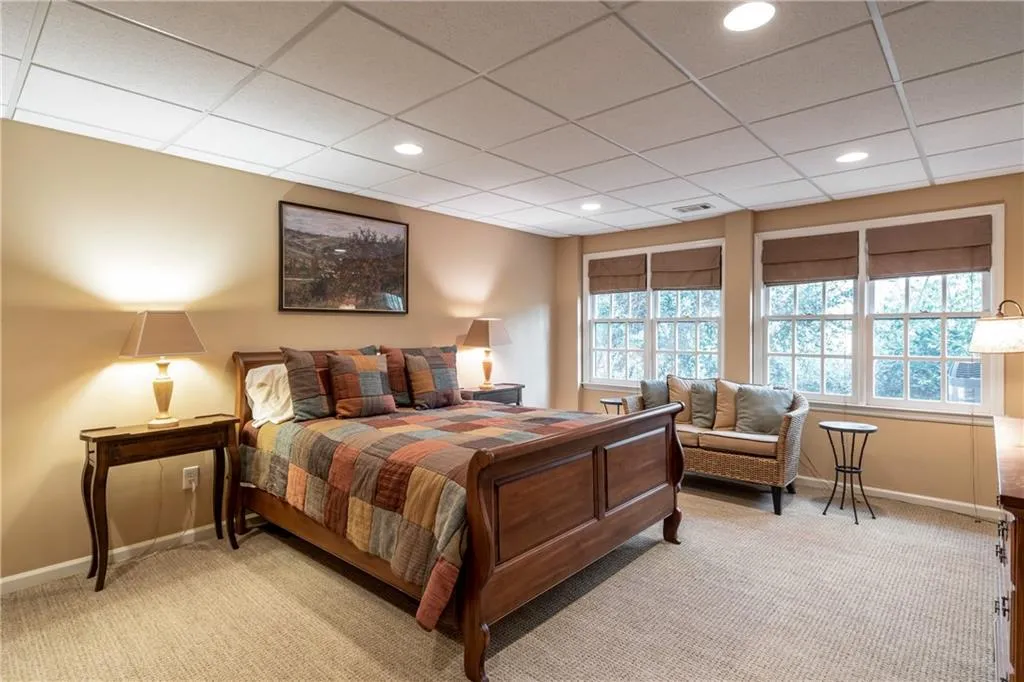 9 Powers Chase Circle, Sandy Springs, Georgia 30327, 6 Bedrooms Bedrooms, ,5 BathroomsBathrooms,Residential,Sold,9 Powers Chase Circle,6533751