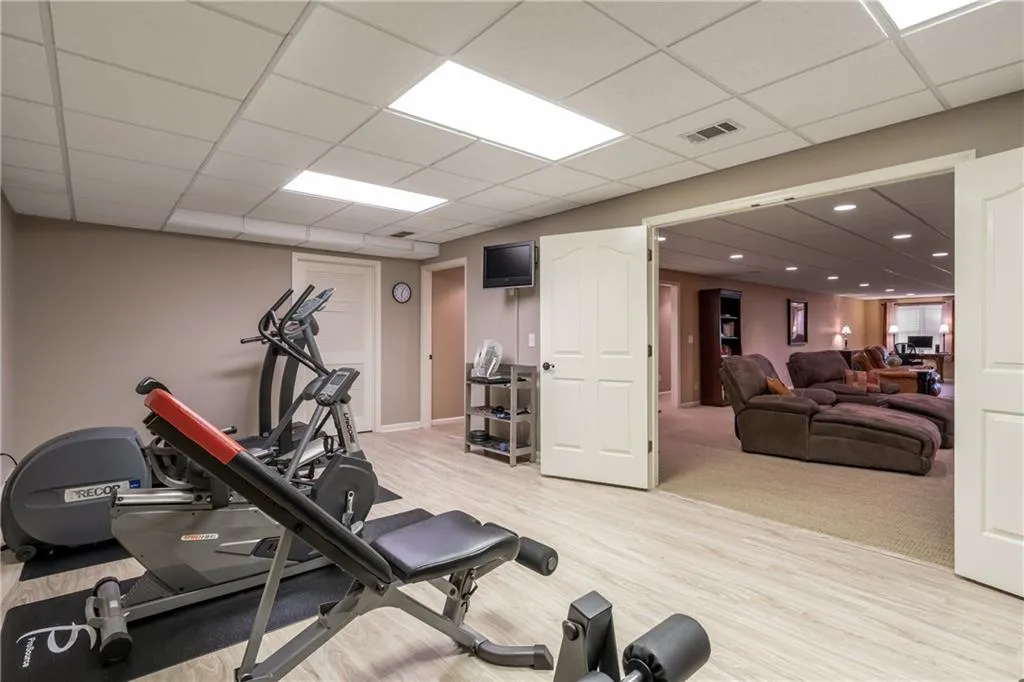 9 Powers Chase Circle, Sandy Springs, Georgia 30327, 6 Bedrooms Bedrooms, ,5 BathroomsBathrooms,Residential,Sold,9 Powers Chase Circle,6533751