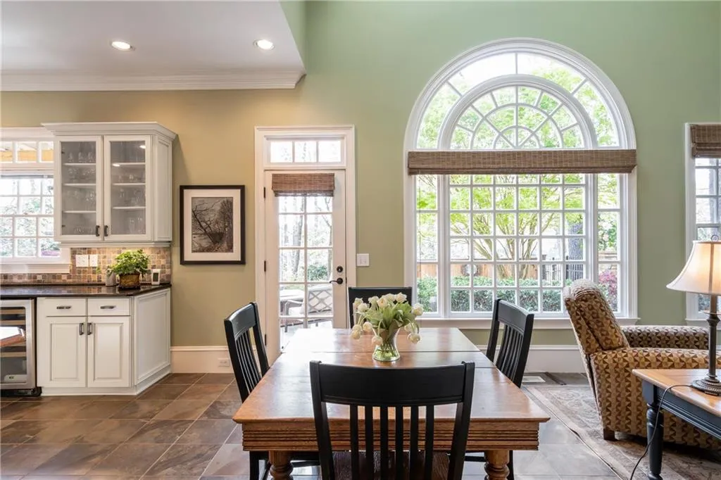 9 Powers Chase Circle, Sandy Springs, Georgia 30327, 6 Bedrooms Bedrooms, ,5 BathroomsBathrooms,Residential,Sold,9 Powers Chase Circle,6533751