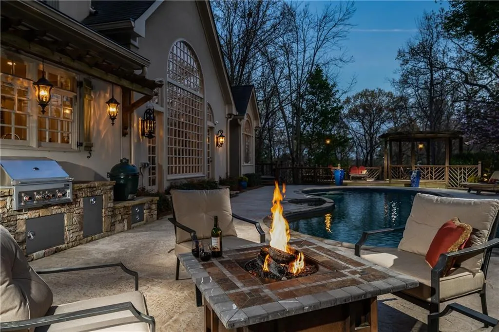 9 Powers Chase Circle, Sandy Springs, Georgia 30327, 6 Bedrooms Bedrooms, ,5 BathroomsBathrooms,Residential,Sold,9 Powers Chase Circle,6533751