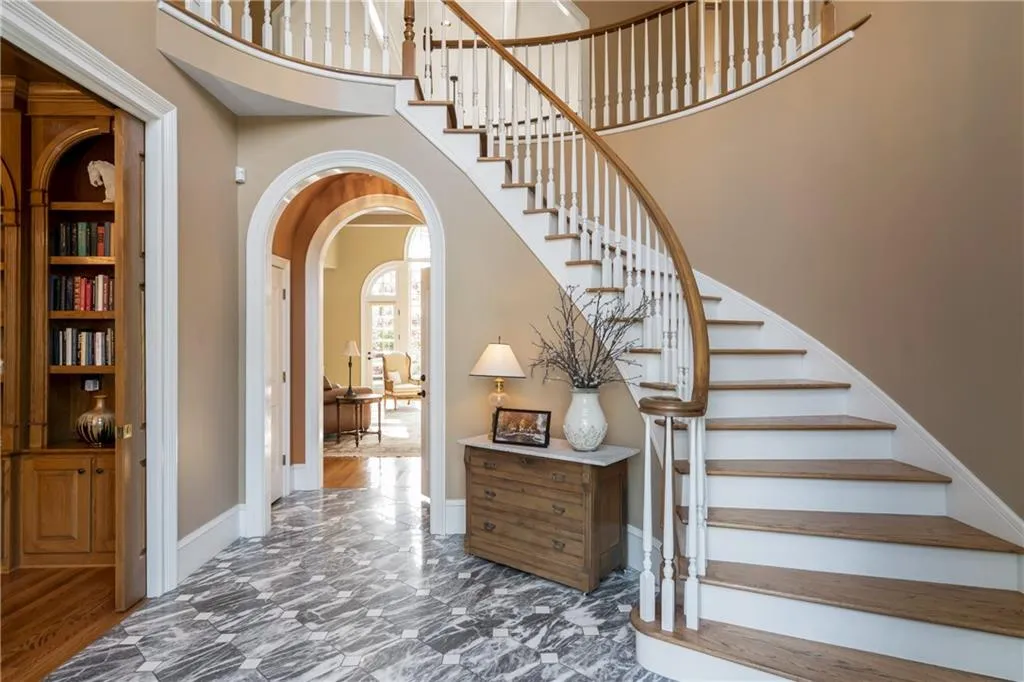 9 Powers Chase Circle, Sandy Springs, Georgia 30327, 6 Bedrooms Bedrooms, ,5 BathroomsBathrooms,Residential,Sold,9 Powers Chase Circle,6533751