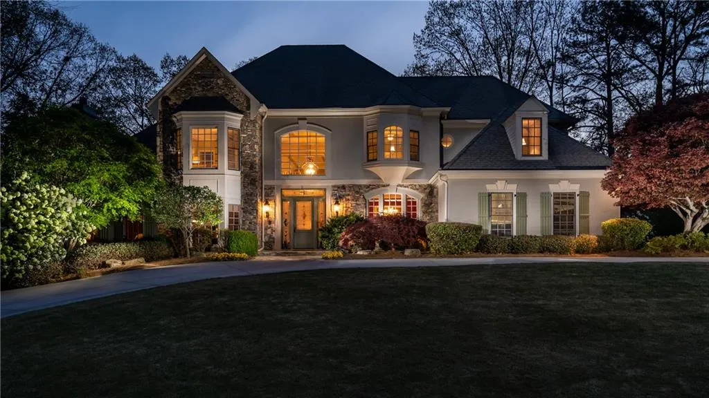 9 Powers Chase Circle, Sandy Springs, Georgia 30327, 6 Bedrooms Bedrooms, ,5 BathroomsBathrooms,Residential,Sold,9 Powers Chase Circle,6533751