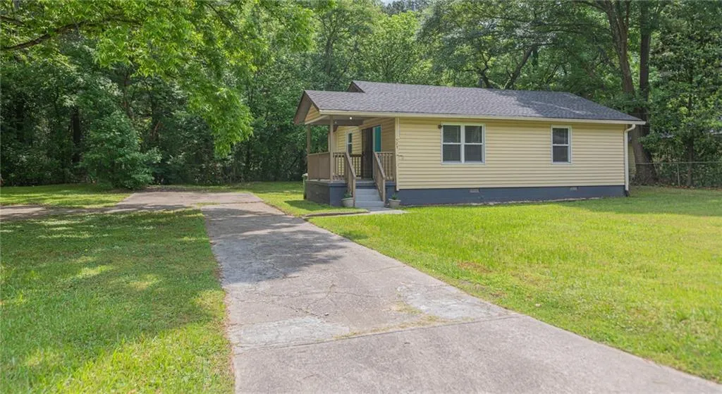 525 Baker Circle Nw, Atlanta, Georgia 30318, 2 Bedrooms Bedrooms, ,1 BathroomBathrooms,Residential,For Sale,525 Baker Circle Nw,7585422