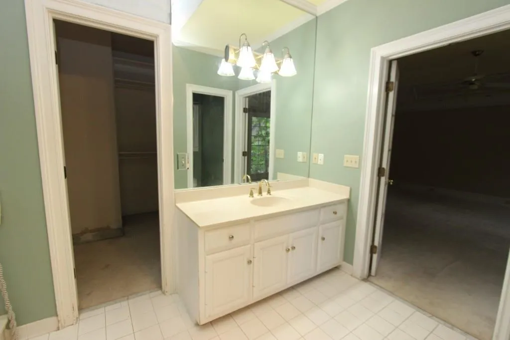 2910 Coles Way, Sandy Springs, Georgia 30350, 5 Bedrooms Bedrooms, ,4 BathroomsBathrooms,Residential,Sold,2910 Coles Way,6715493