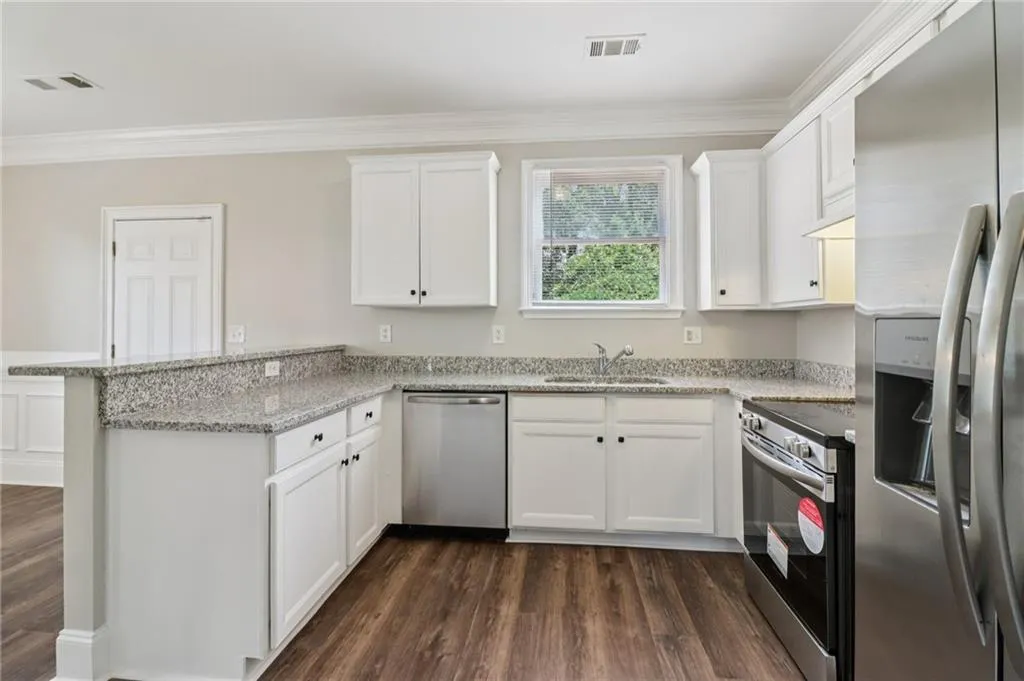 941 Capitol View Avenue Nw, Atlanta, Georgia 30318, 3 Bedrooms Bedrooms, ,2 BathroomsBathrooms,Residential,For Sale,941 Capitol View Avenue Nw,7611528