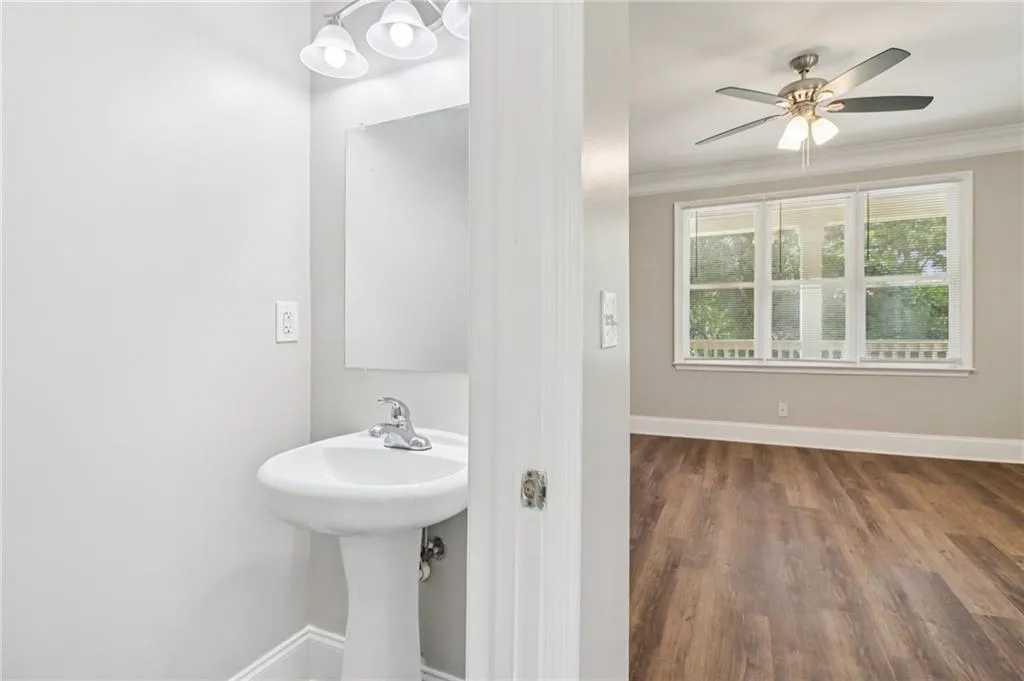 941 Capitol View Avenue Nw, Atlanta, Georgia 30318, 3 Bedrooms Bedrooms, ,2 BathroomsBathrooms,Residential,For Sale,941 Capitol View Avenue Nw,7611528