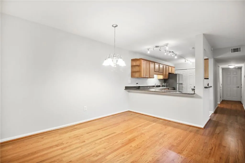 206 Brighton Point, Atlanta, Georgia 30328, 2 Bedrooms Bedrooms, ,2 BathroomsBathrooms,Residential,Sold,206 Brighton Point,7038359