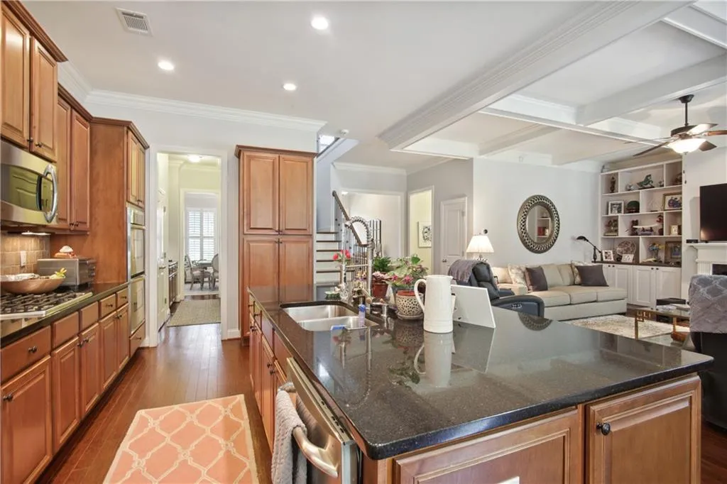 514 Glenmanor Court, Atlanta, Georgia 30328, 4 Bedrooms Bedrooms, ,3 BathroomsBathrooms,Residential,Sold,514 Glenmanor Court,7051765