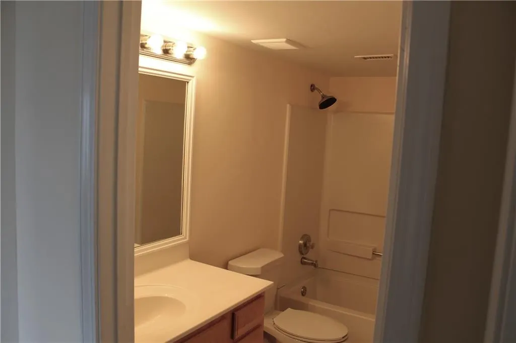 795 Hammond Drive Unit 813, Sandy Springs, Georgia 30328, 2 Bedrooms Bedrooms, ,2 BathroomsBathrooms,Residential,Sold,795 Hammond Drive Unit 813,6767469