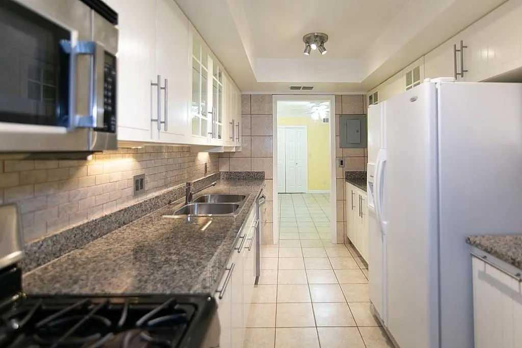 6851 Roswell Road Unit D10, Atlanta, Georgia 30328, 3 Bedrooms Bedrooms, ,2 BathroomsBathrooms,Residential,Sold,6851 Roswell Road Unit D10,6117775