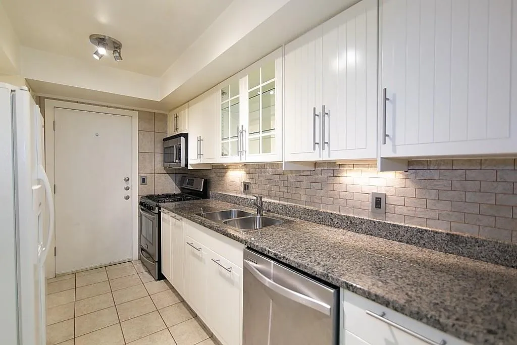 6851 Roswell Road Unit D10, Atlanta, Georgia 30328, 3 Bedrooms Bedrooms, ,2 BathroomsBathrooms,Residential,Sold,6851 Roswell Road Unit D10,6117775