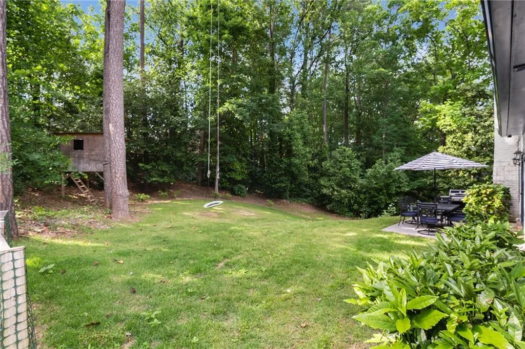 LUSH LANDSCAPED PRIVATE FENCED REAR YARD | ROOM FOR A POOL