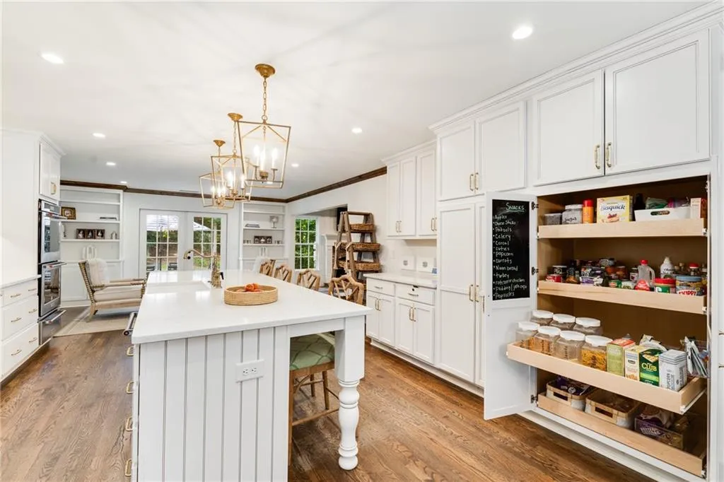 CUSTOM PANTRY ROLL OUTS | APPLIANCE VALET | SOFT CLOSE DOORS + DRAWERS | ISLAND SEATING