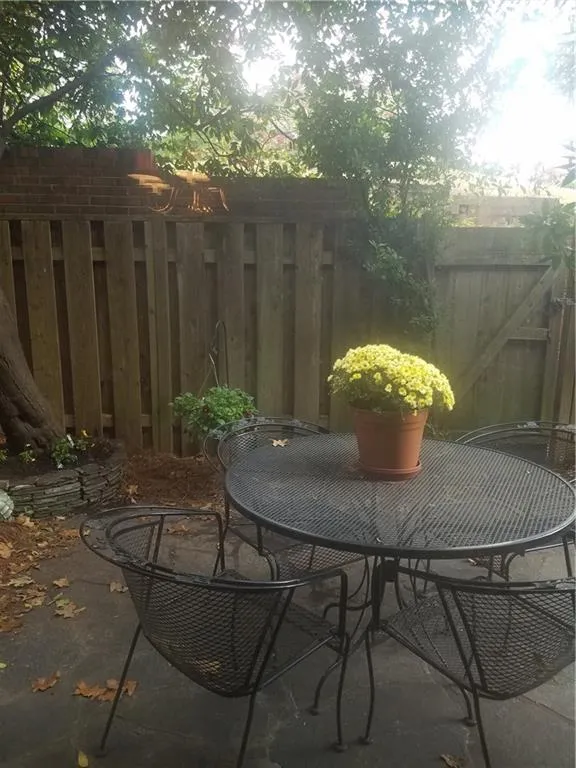 427 The North Chace, Atlanta, Georgia 30328, 4 Bedrooms Bedrooms, ,3 BathroomsBathrooms,Residential,Sold,427 The North Chace,5924133