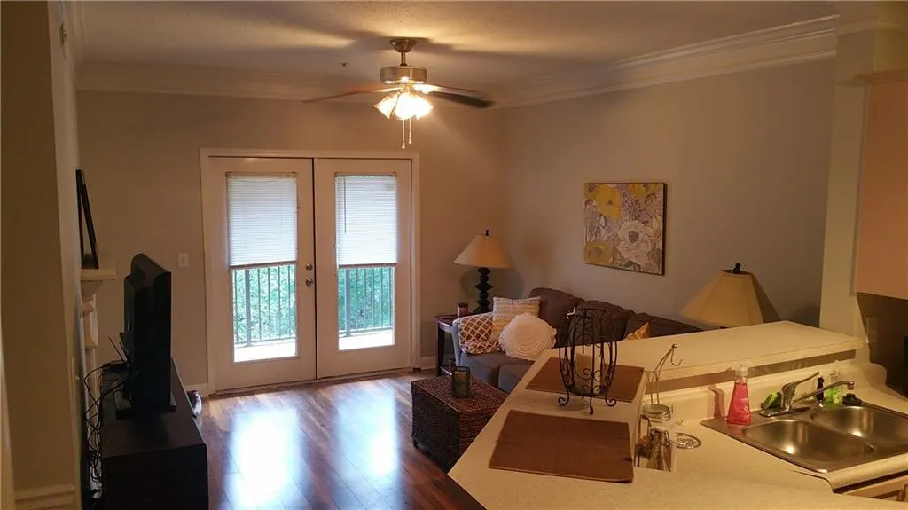 5559 Glenridge Drive Unit 1307, Sandy Springs, Georgia 30342, 1 Bedroom Bedrooms, ,1 BathroomBathrooms,Residential,Sold,5559 Glenridge Drive Unit 1307,5851967