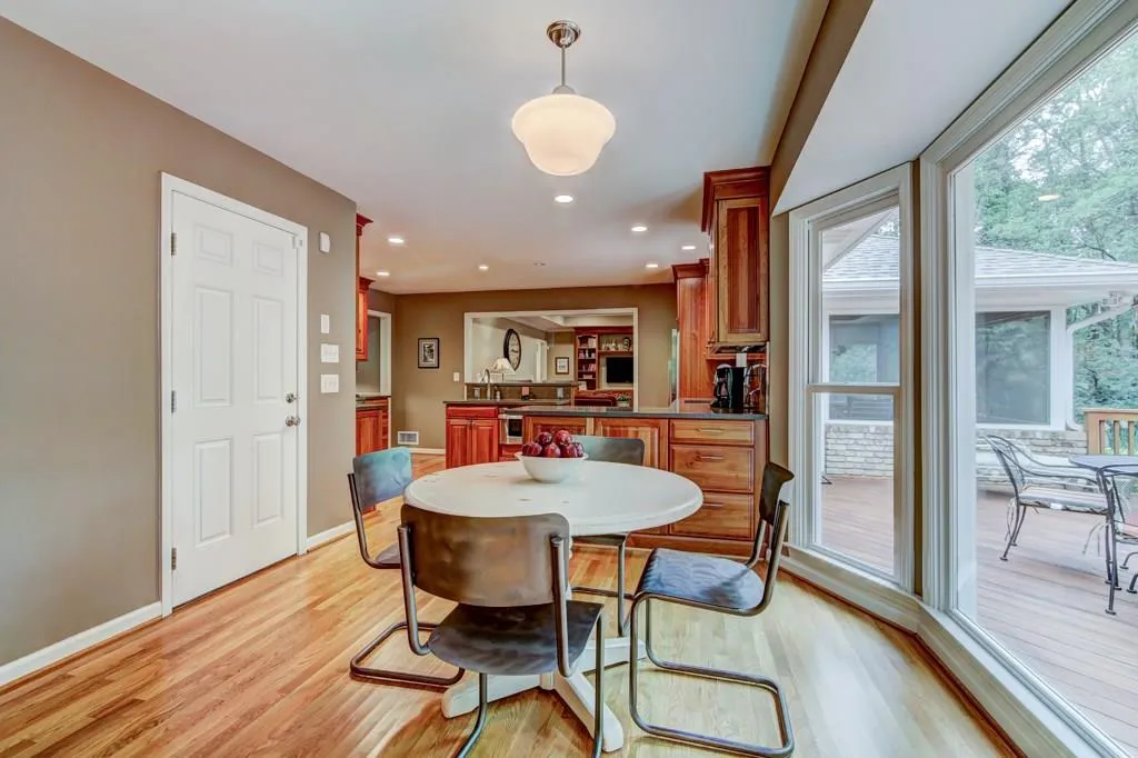 485 Riverside Parkway, Atlanta, Georgia 30328, 4 Bedrooms Bedrooms, ,2 BathroomsBathrooms,Residential,Sold,485 Riverside Parkway,6087817