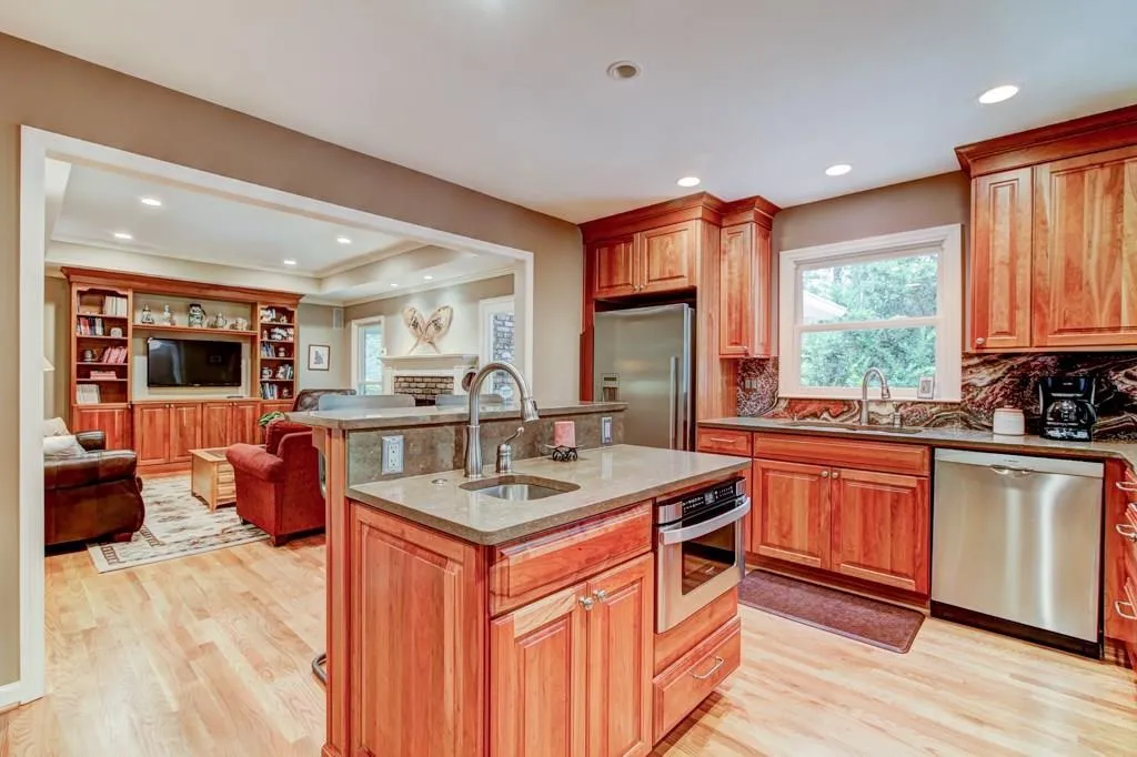 485 Riverside Parkway, Atlanta, Georgia 30328, 4 Bedrooms Bedrooms, ,2 BathroomsBathrooms,Residential,Sold,485 Riverside Parkway,6087817