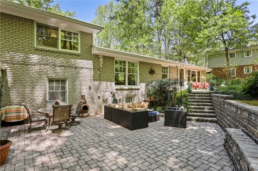 615 Amberidge Trail, Sandy Springs, Georgia 30328, 4 Bedrooms Bedrooms, ,2 BathroomsBathrooms,Residential,Sold,615 Amberidge Trail,7032321