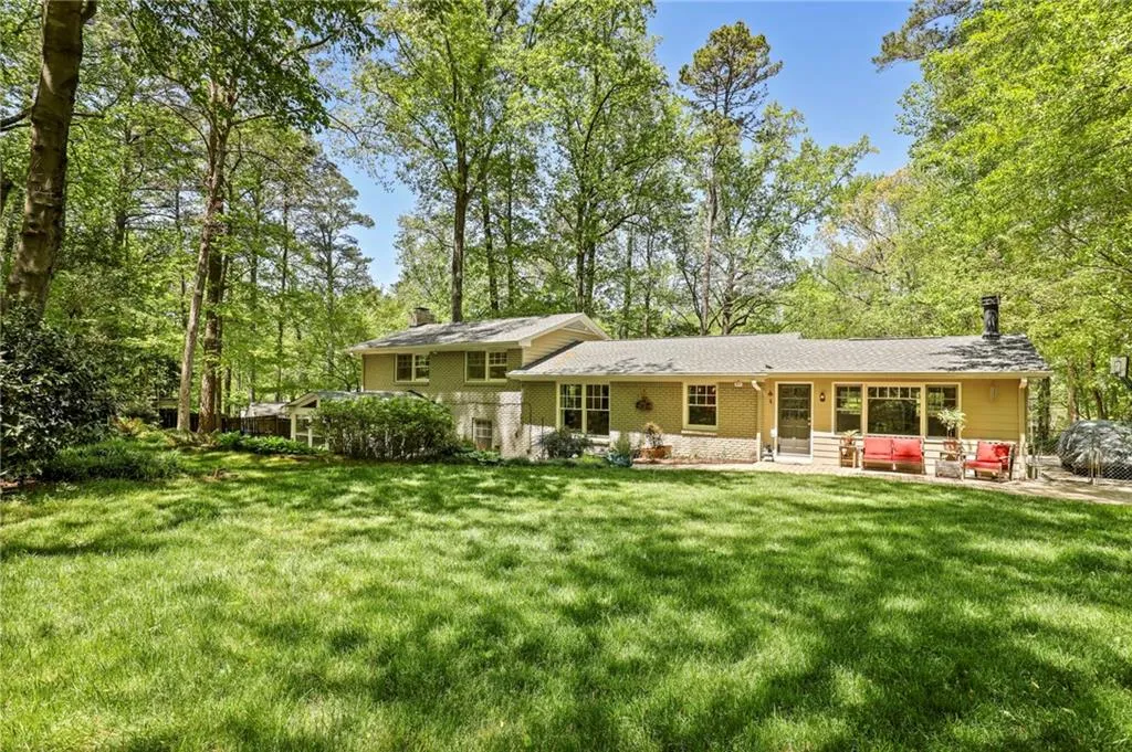 615 Amberidge Trail, Sandy Springs, Georgia 30328, 4 Bedrooms Bedrooms, ,2 BathroomsBathrooms,Residential,Sold,615 Amberidge Trail,7032321