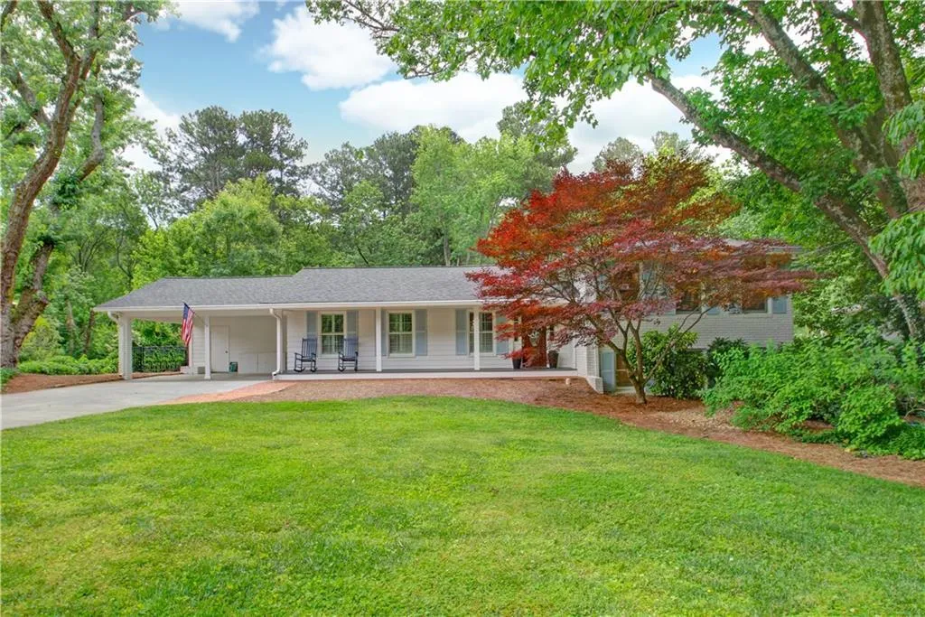 775 E Powderhorn Road Ne, Sandy Springs, Georgia 30342, 4 Bedrooms Bedrooms, ,3 BathroomsBathrooms,Residential,Sold,775 E Powderhorn Road Ne,6725380