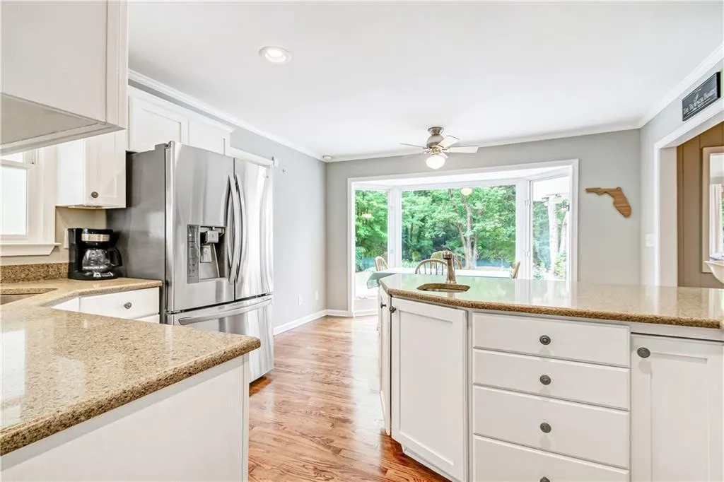 775 E Powderhorn Road Ne, Sandy Springs, Georgia 30342, 4 Bedrooms Bedrooms, ,3 BathroomsBathrooms,Residential,Sold,775 E Powderhorn Road Ne,6725380