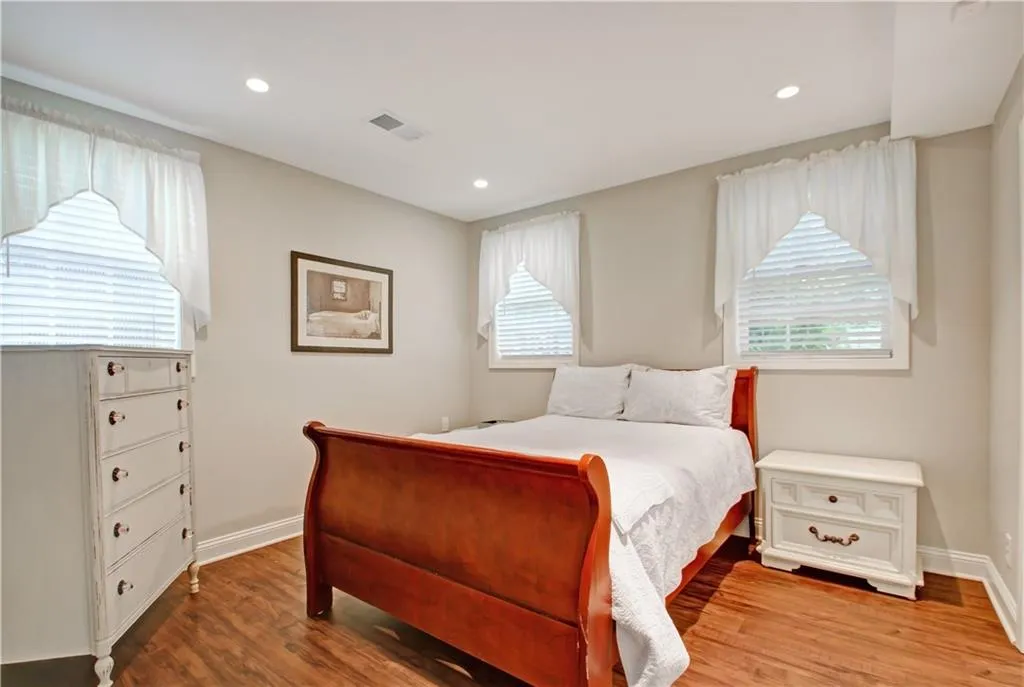 775 E Powderhorn Road Ne, Sandy Springs, Georgia 30342, 4 Bedrooms Bedrooms, ,3 BathroomsBathrooms,Residential,Sold,775 E Powderhorn Road Ne,6725380