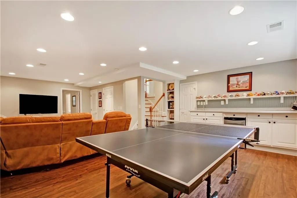 775 E Powderhorn Road Ne, Sandy Springs, Georgia 30342, 4 Bedrooms Bedrooms, ,3 BathroomsBathrooms,Residential,Sold,775 E Powderhorn Road Ne,6725380