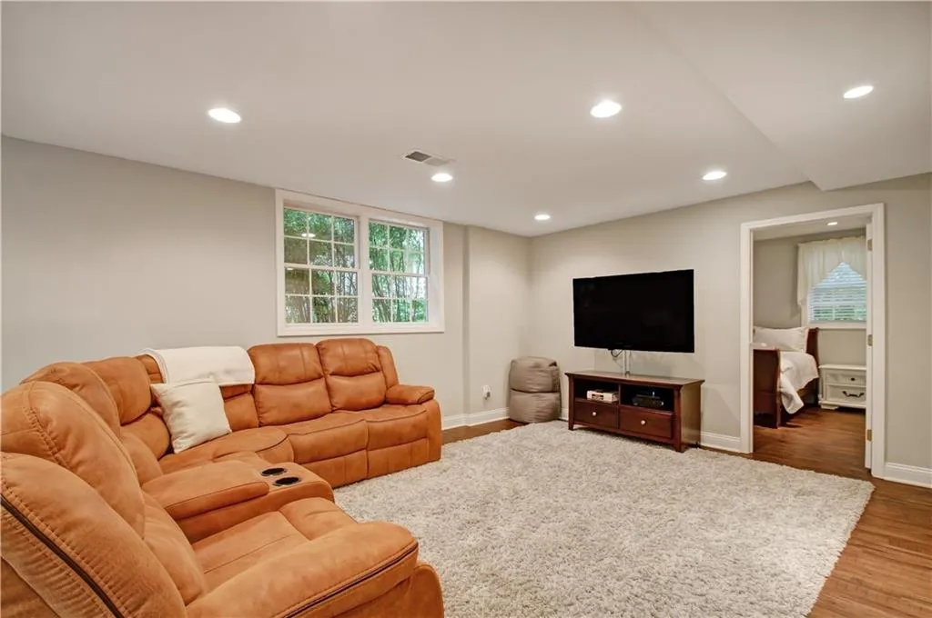 775 E Powderhorn Road Ne, Sandy Springs, Georgia 30342, 4 Bedrooms Bedrooms, ,3 BathroomsBathrooms,Residential,Sold,775 E Powderhorn Road Ne,6725380